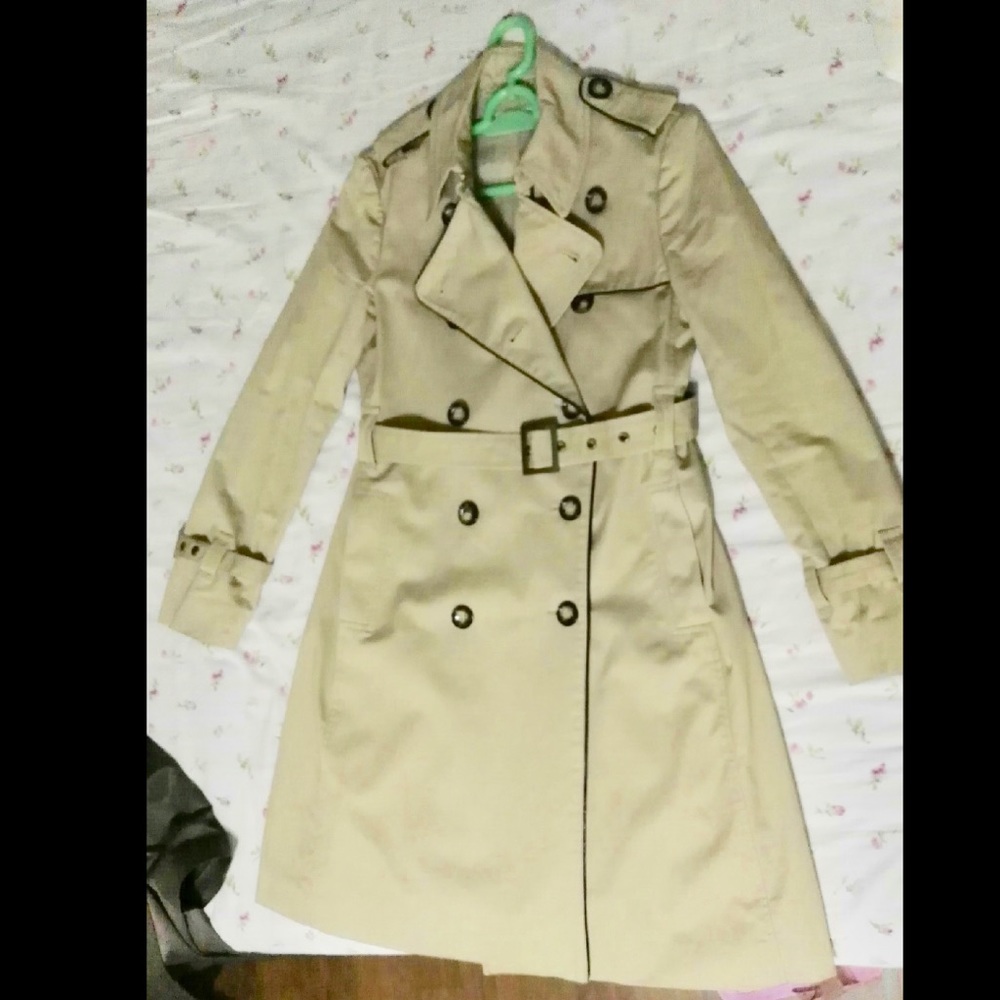 Red Valentino beige trench coat lace